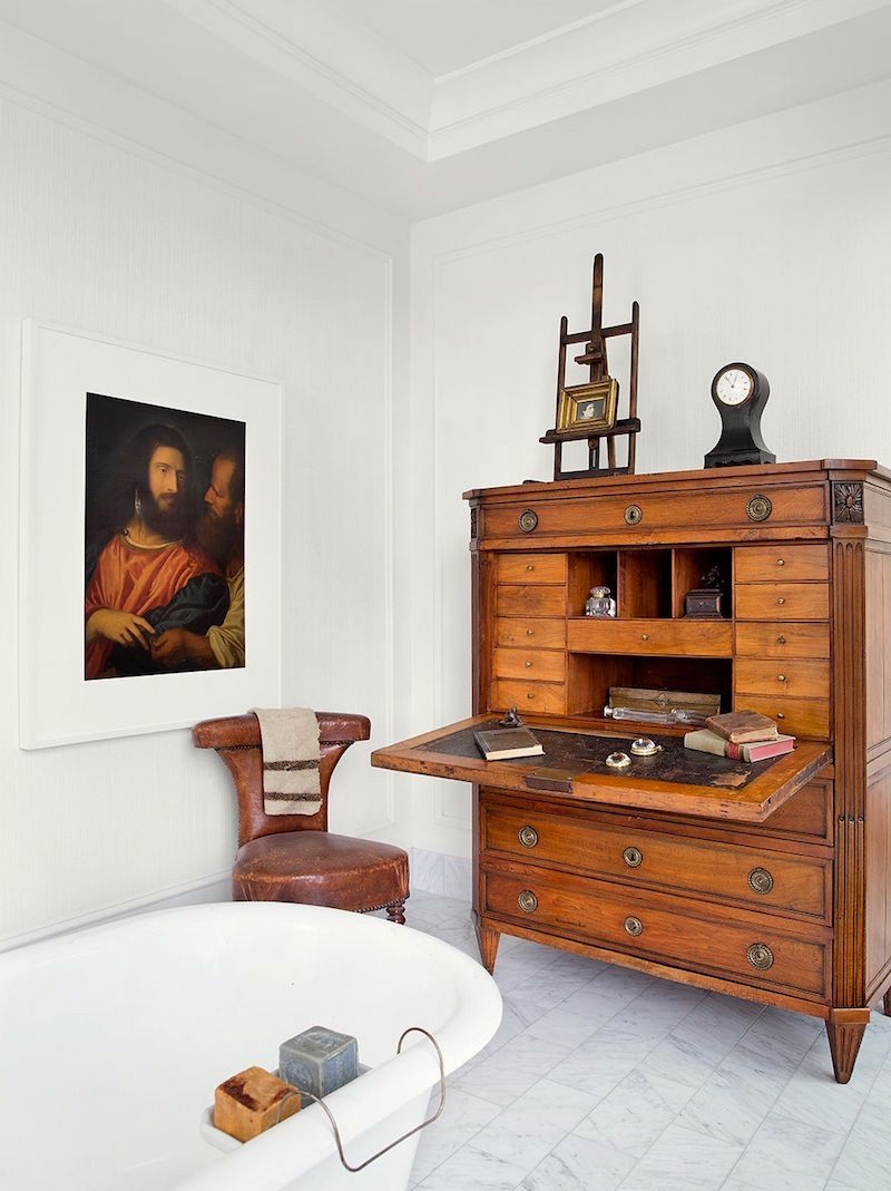 Darryl Carter secretary in his bathroom