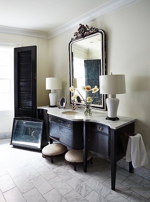photo Frank Tribble via One King's Lane black and white bathroom_DarrylCarterHome_9