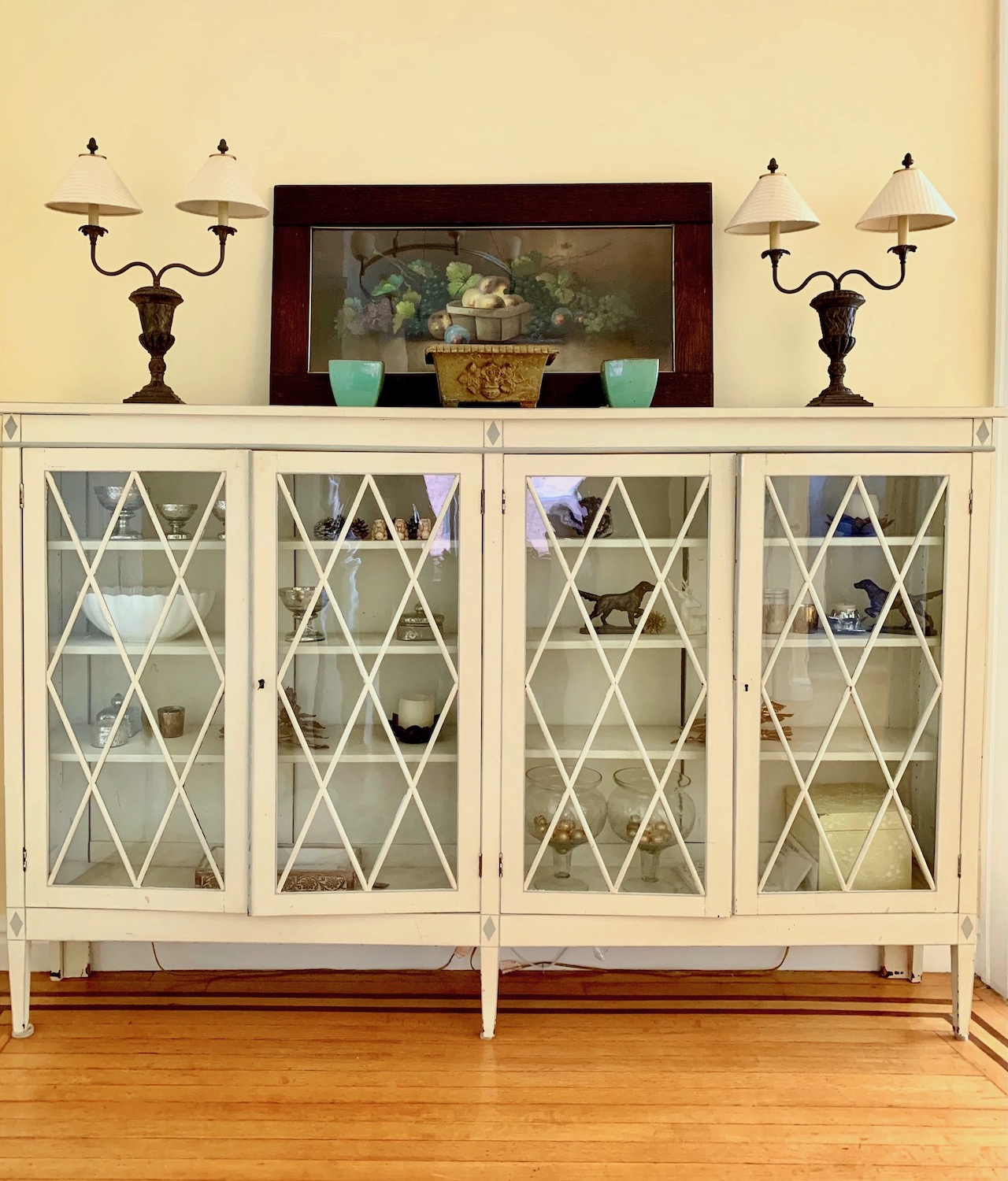 Pondfield Rd Bronxville apartment for sale - entry - Benjamin Moore America's Heartland wall color