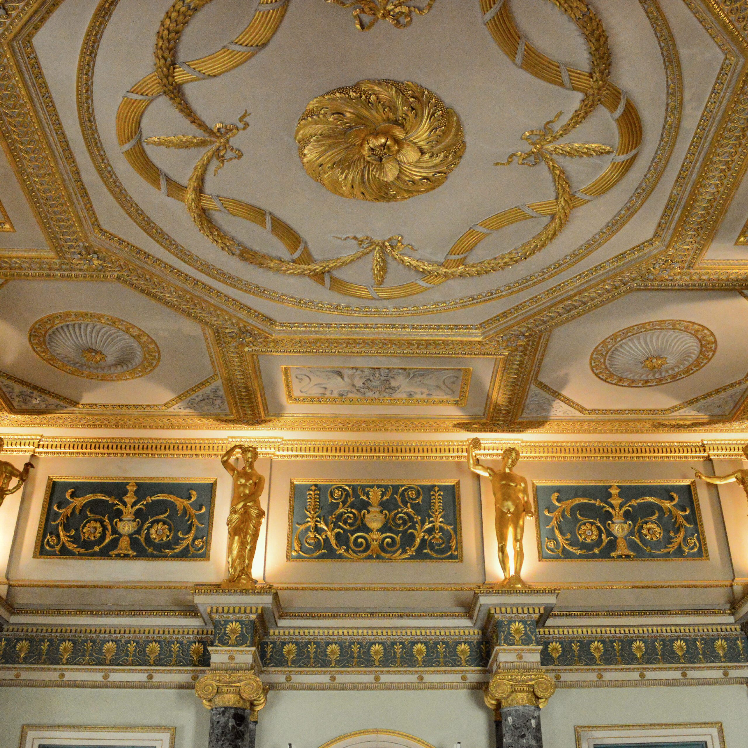 Syon_House_Ante_room_Gilded_panels_Arhchitecture-Robert-Adam-photo-credit-Andy-Collins-via-Wikimedia