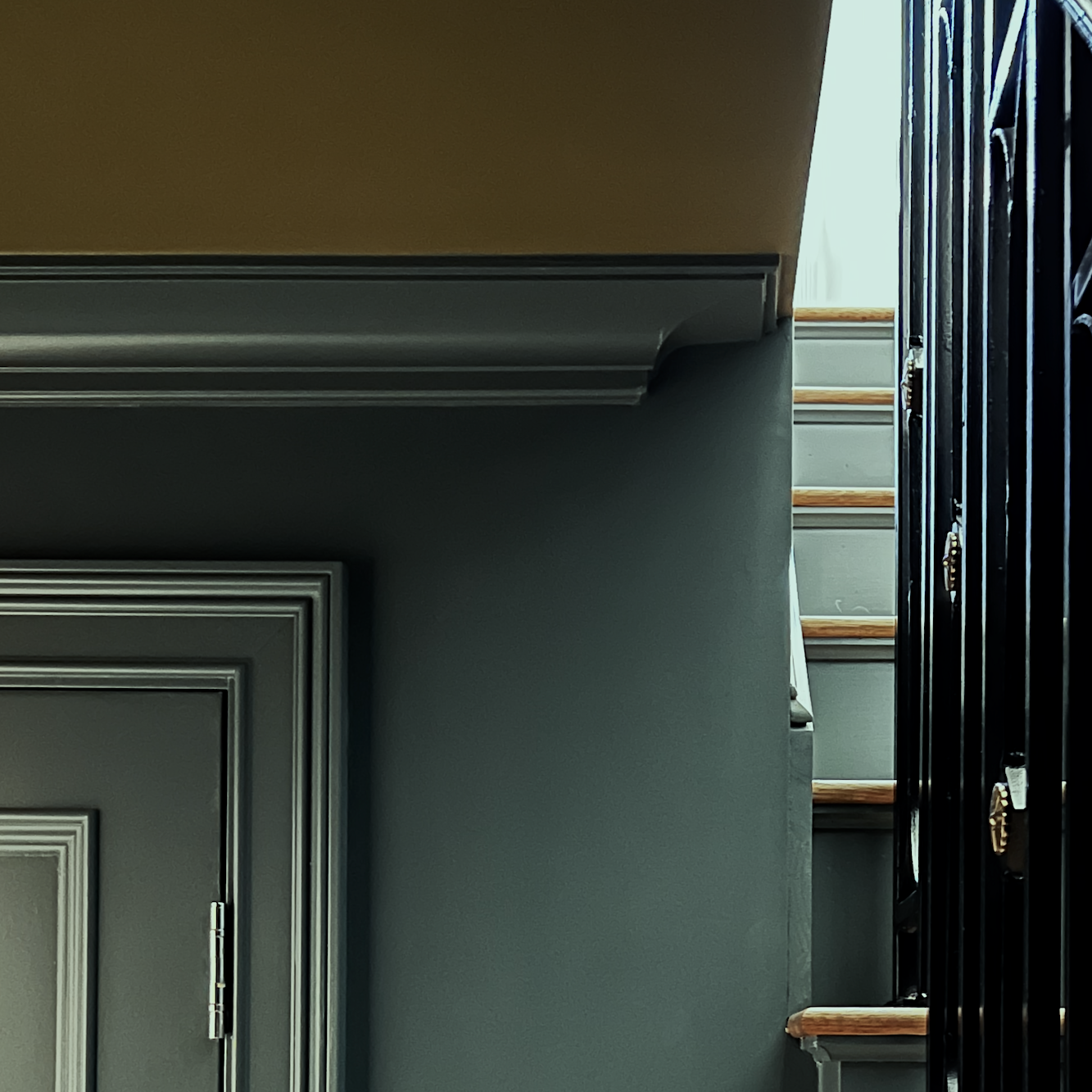 Lower entry crown moulding architectural details
